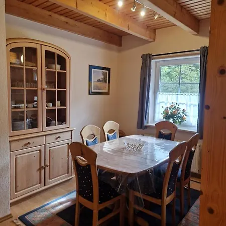 Ferienhuus Bossel * ביספינגן